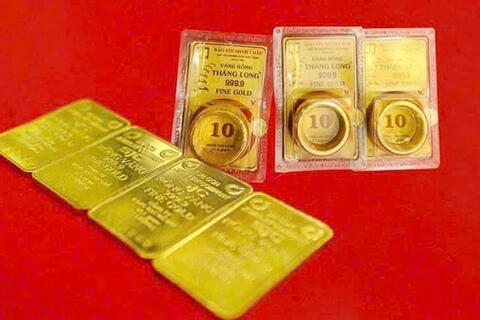 Giá vàng ngày 10/4: Vàng trong nước giảm mạnh, thế giới tăng