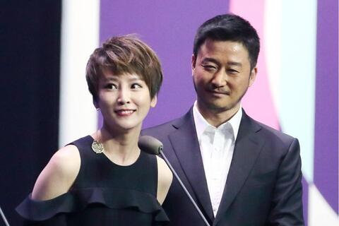 Ngô Kinh chăm con để vợ tập trung thi Đạp gió 2026