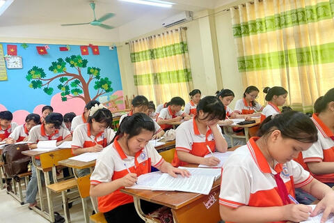 Học sinh ‘đổi nhịp’ ôn tập thi vào lớp 10 sau sáp nhập tỉnh