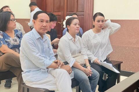 Hồng Loan thông báo bị thất lạc giấy nhận con nuôi của NSƯT Vũ Linh