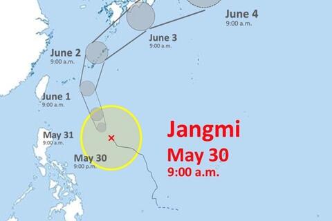 Bão Jangmi vẫn chưa đạt cực đại, dự báo đổ bộ lần đầu vào ngày mai