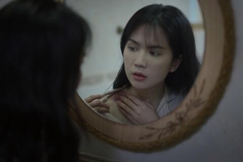 Ngọc Trinh và cú ngã ngựa phòng vé