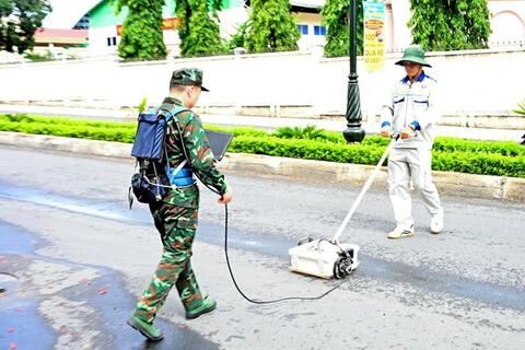 Dùng công nghệ radar hiện đại để quét, tìm hài cốt liệt sĩ ở Quảng Ngãi