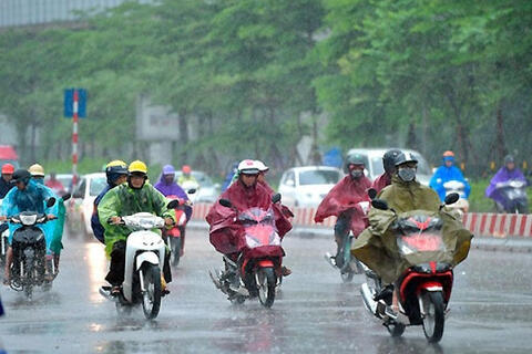 Dự báo thời tiết ngày 17/6: Bắc Bộ mưa về chiều tối, Trung Bộ nắng nóng gay gắt