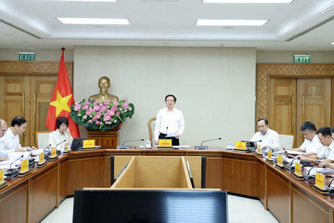 Rà soát mục tiêu, tập trung đầu tư có trọng tâm phát triển trung tâm nghiên cứu, thử nghiệm và phòng thí nghiệm trọng điểm phục vụ công nghệ chiến lược