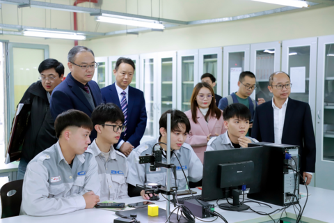 Mô hình đào tạo theo đơn đặt hàng từ doanh nghiệp nhằm giữ chân lao động trẻ