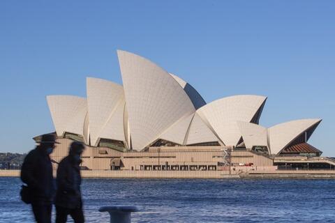 Australia sẽ bỏ hoàn toàn thẻ nhập cảnh giấy tại sân bay