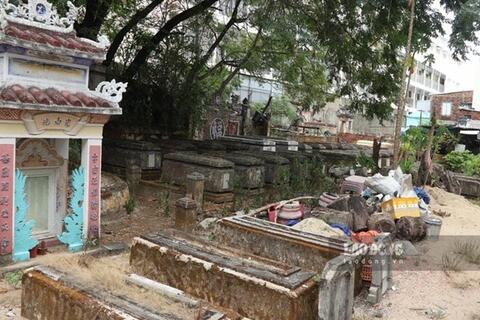 Đà Nẵng di dời hơn 1.000 ngôi mộ khỏi khu dân cư