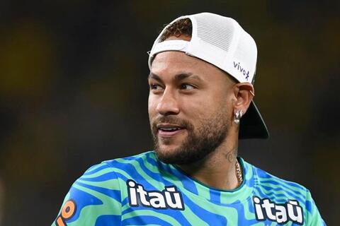 Neymar bị tố xúc phạm đồng đội trẻ trong phòng thay đồ Santos