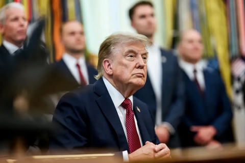 Bà Hillary Clinton nêu điều kiện để ông Trump được đề cử Nobel Hòa bình