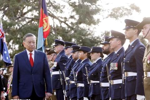 Australia bắn 21 loạt đại bác chào đón Tổng Bí thư, Chủ tịch nước Tô Lâm