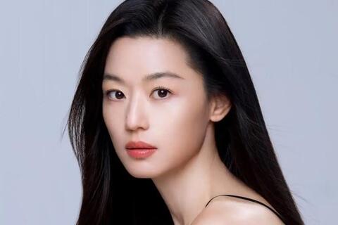 Ảnh cưới 14 năm trước của Jun Ji Hyun gây sốt