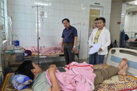 Hàng chục người nhập viện điều trị, nghi ngộ độc sau ăn bánh mì ở Quảng Trị