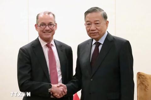 Đề nghị Visa tập trung ưu tiên hỗ trợ Việt Nam mở rộng thanh toán số trong khu vực công
