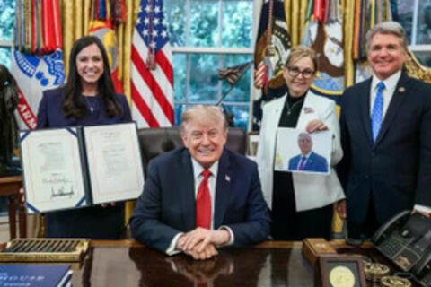 Tổng thống Trump sẵn sàng đổi lệnh trừng phạt Nga lấy giải Nobel Hòa bình?