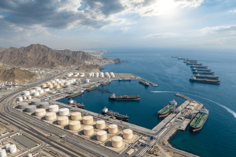 Lo ngại gián đoạn nguồn cung qua eo biển Hormuz, giá dầu bật tăng