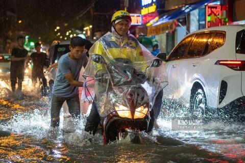 Cuối tuần, TPHCM và Nam Bộ đón đợt mưa lớn, có nơi vượt 100mm