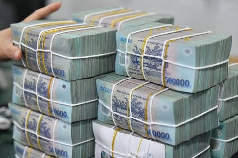 Hệ thống ngân hàng tiếp tục đồng hành, chia sẻ khó khăn cùng doanh nghiệp, người dân