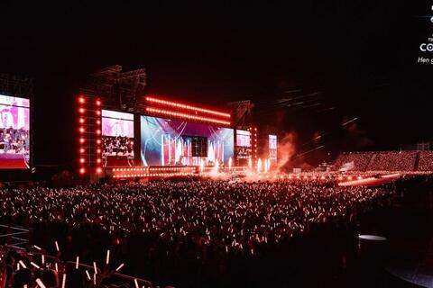 Tinh hà say hi liên tiếp cháy vé, sức nóng concert kéo dài đến cuối năm