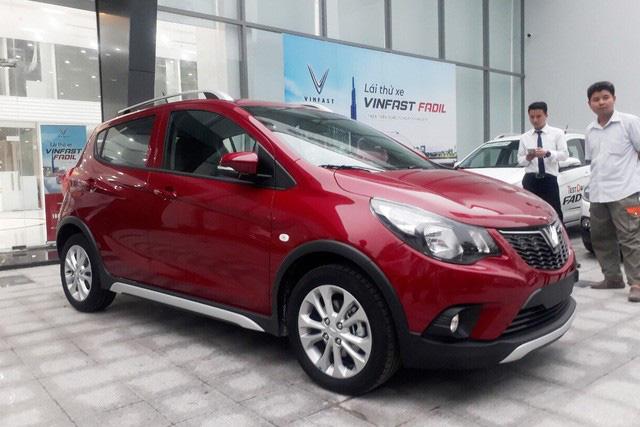 VinFast bứt tốc: Gần 2.000 xe Lux, hơn 3.000 xe Fadil tới tay người Việt trong 3 tháng đầu 2020 - Ảnh 3. VinFast bứt tốc: Gần 2.000 xe Lux, hơn 3.000 xe Fadil tới tay người Việt trong 3 tháng đầu 2020 - Ảnh 3.
