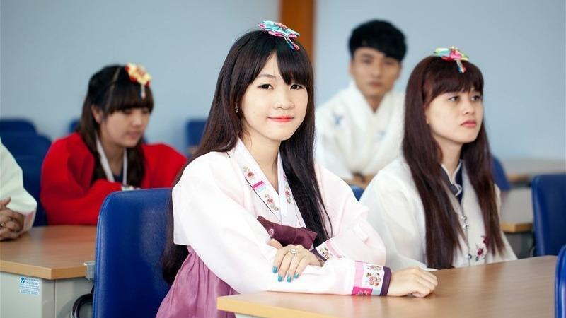 Tiếng Hàn, tiếng Đức trở thành môn bắt buộc từ lớp 3 đến hết lớp 12?