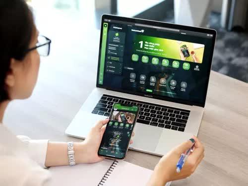 Đua miễn phí giao dịch ngân hàng vẫn nóng - Ảnh 1. Đua miễn phí giao dịch ngân hàng vẫn nóng - Ảnh 1.