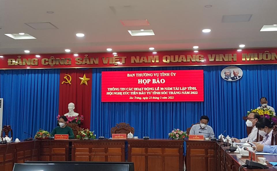 Quang cảnh buổi họp báo.