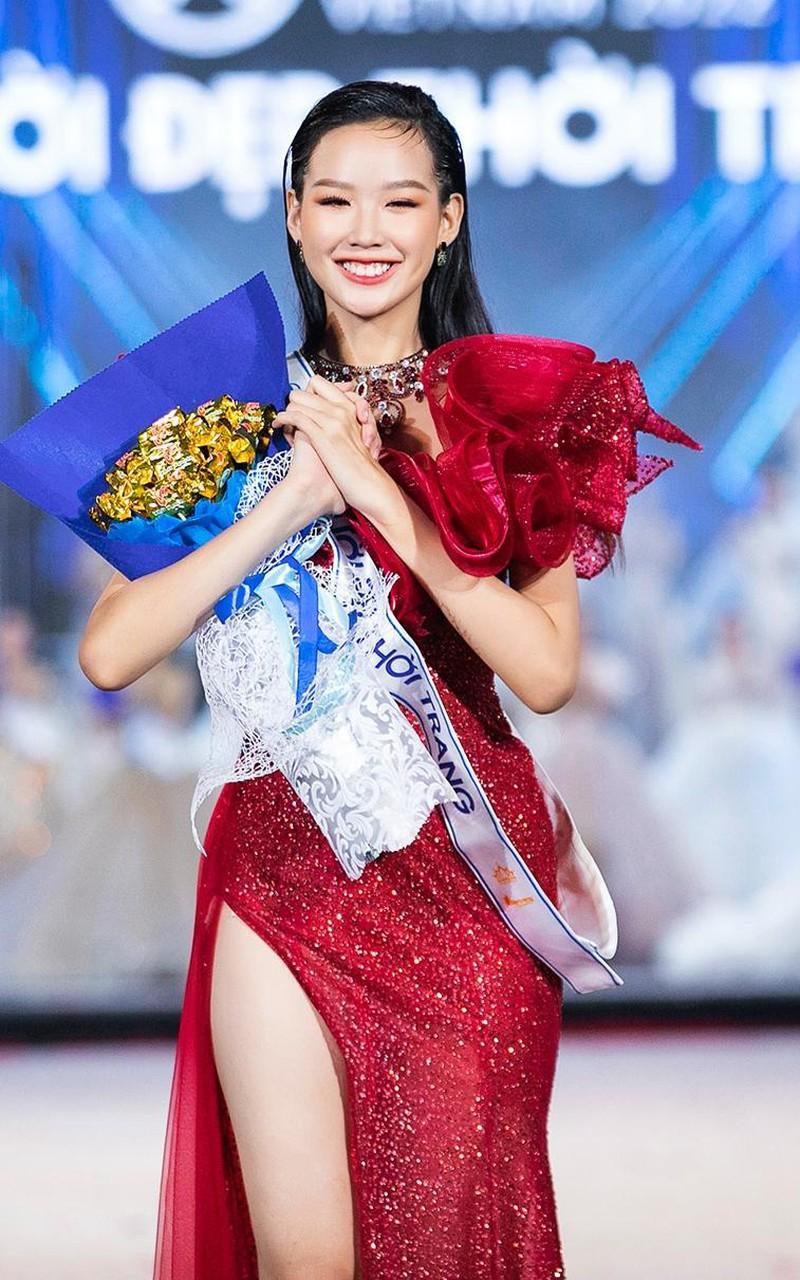 Lộ diện Người đẹp Thời trang Miss World Vietnam 2022: Cao 1m85, thành tích IELTS 8.0 ảnh 6