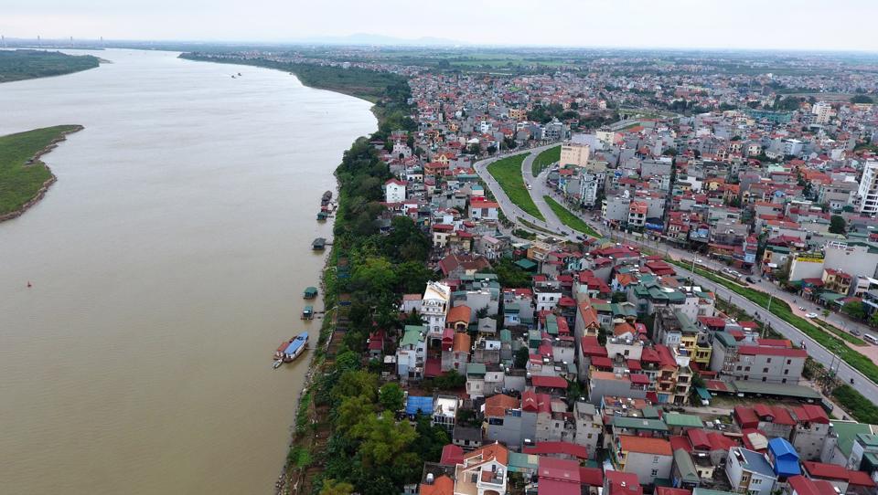 Đô thị ven sông Hồng. Ảnh: Hữu Nghị
