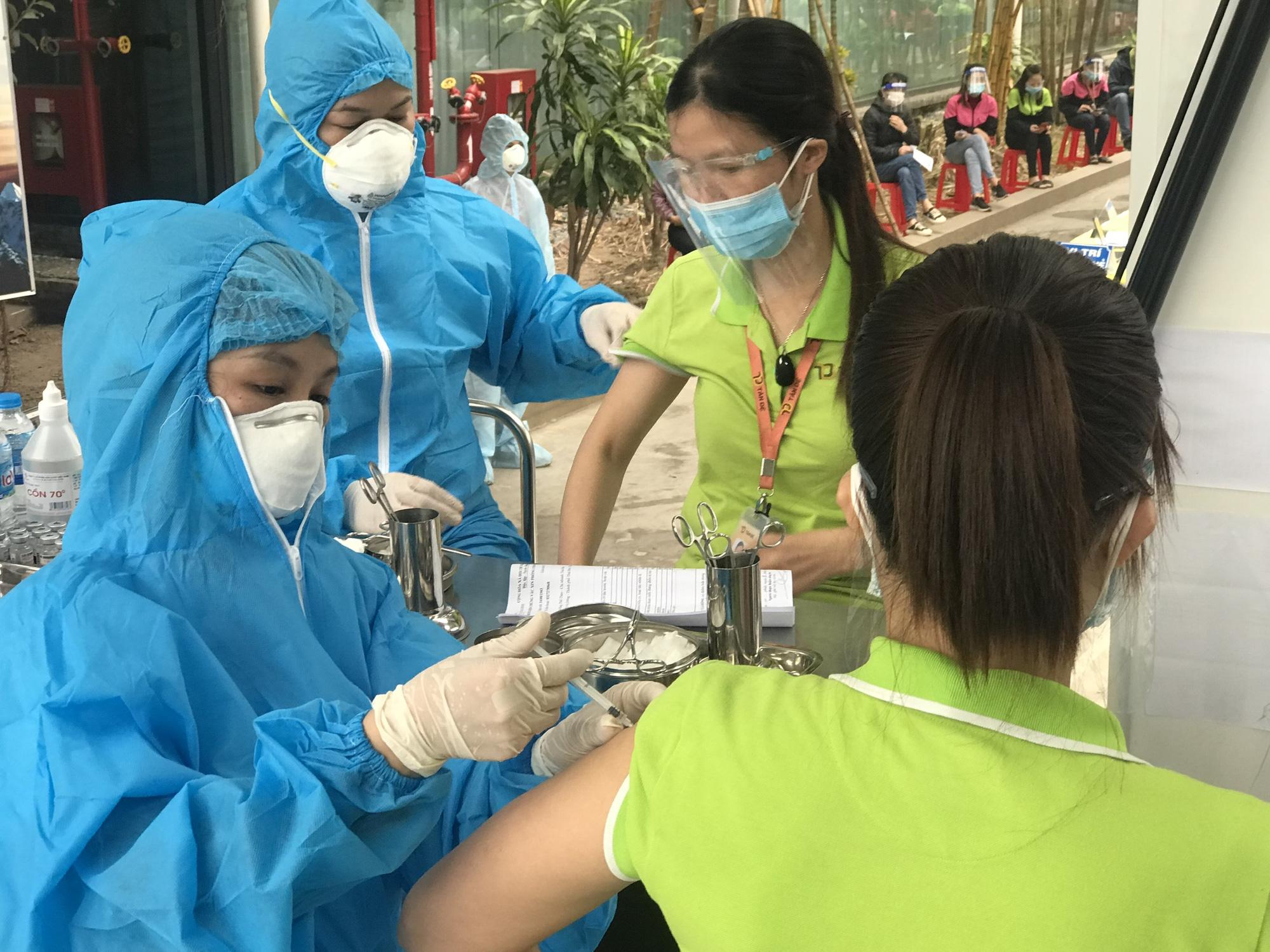 Bộ Y tế đề nghị hoàn tất tiêm vaccine phòng COVID-19 mũi bổ sung, nhắc lại  trong quý I/2022
