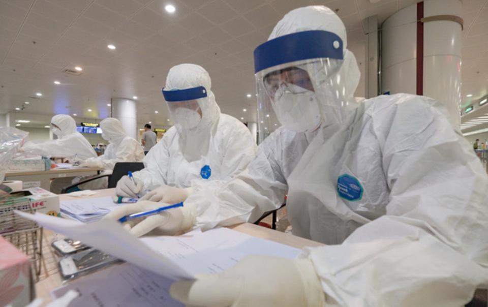 Bộ Y tế điều chỉnh quy định sàng lọc, phân luồng, xét nghiệm Covid-19 trong bệnh viện.