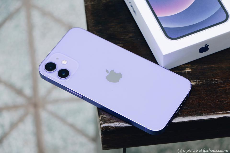 iPhone đời cũ giảm giá bán để kích cầu