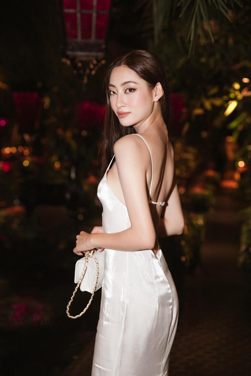 Hoa hậu Thùy Tiên, Lương Thùy Linh “đọ vẻ” sexy ảnh 3