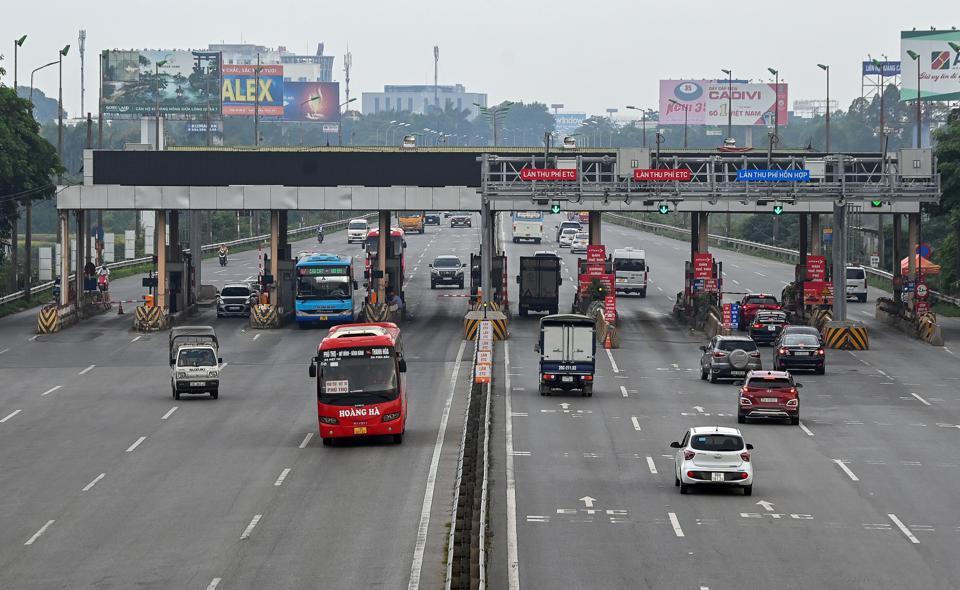 Trạm thu phí Bắc Thăng Long - Nội Bài. Ảnh: Việt Linh.  