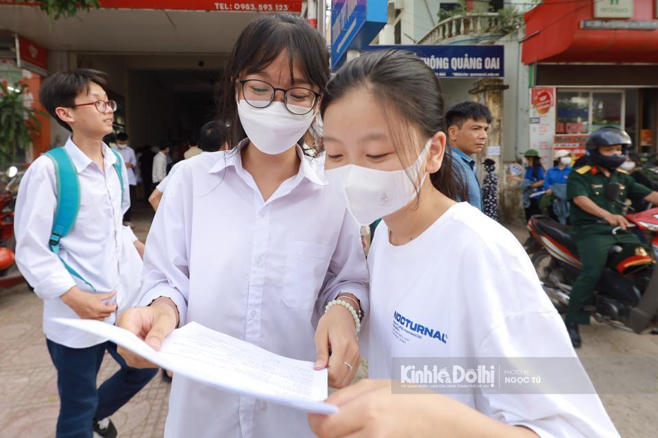 Huyện Ba Vì: Vắng 8 thí sinh trong ngày đầu thi tuyển sinh lớp 10 - Ảnh 1