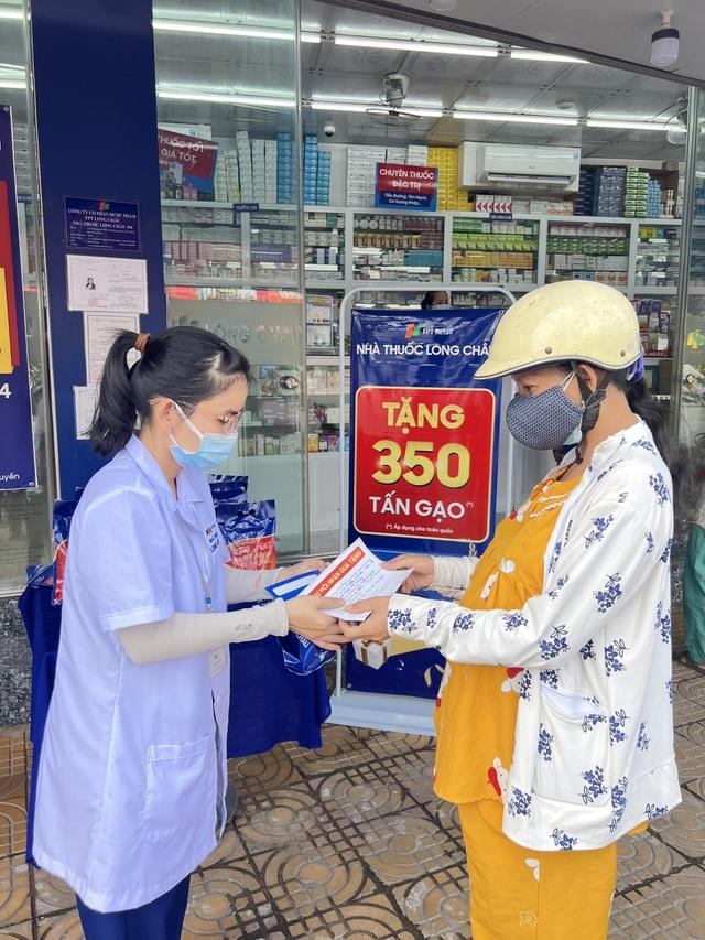 FPT Long Châu chung tay vì cộng đồng tiếp tục hành trình Long Châu sẻ chia - Ảnh 2. FPT Long Châu chung tay vì cộng đồng tiếp tục hành trình Long Châu sẻ chia - Ảnh 2.
