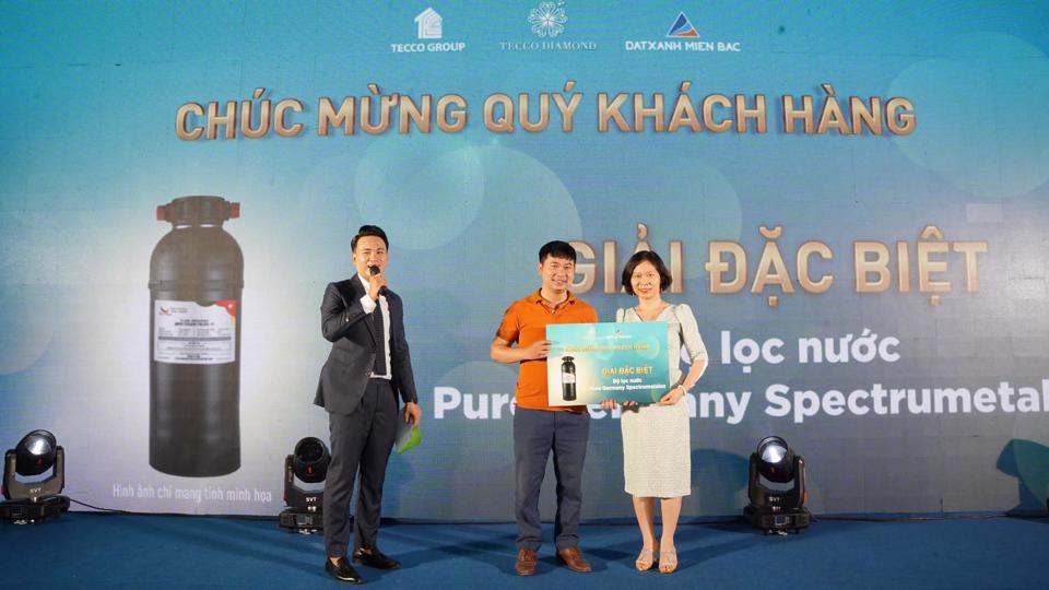 Khách hàng may mắn nhận giải Đặc biệt tại sự kiện