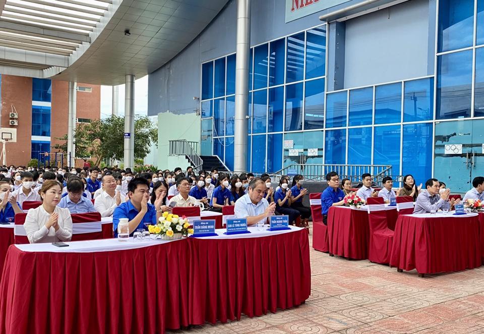 Quang cảnh lễ ra quân.
