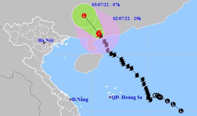 Đường đi và vùng ảnh hưởng của bão số 1 lúc 19 giờ ngày 2/7. Ảnh: NCHMF