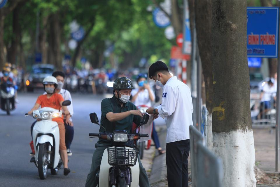 Giao thông thuận lợi tại các điểm trường giúp các thi sinh thuận lợi trong việc đến địa thi. Ảnh: Ngọc Tú