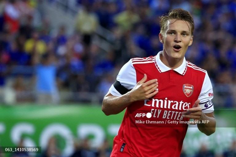 Odegaard đóng vai trò nhạc trưởng của Arsenal.  Ảnh: AFP