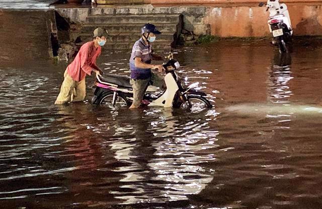 Theo dự báo, nhiều khu vực tại Hà Nội sẽ rơi vào tình trạng ngập úng do ảnh hưởng của bão số 2.