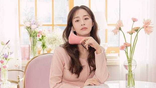 Kim Tae Hee gây sốt với nhan sắc ở tuổi 42, không hổ danh là mỹ nhân đẹp nhất nhì Kbiz - Ảnh 3.