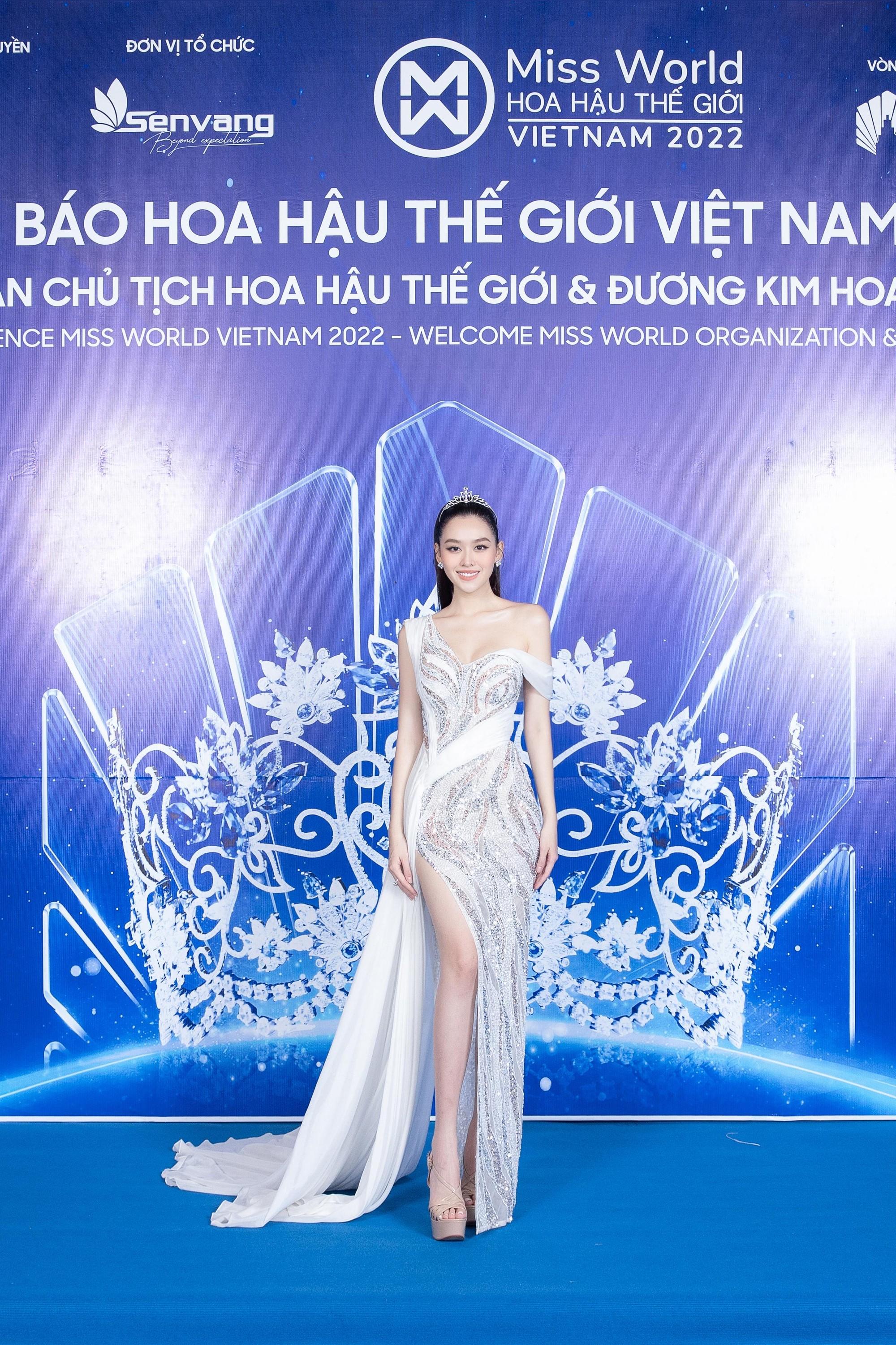 Đương kim Hoa hậu Thế giới rạng rỡ trước thềm Chung kết Miss World Vietnam 2022 ảnh 7