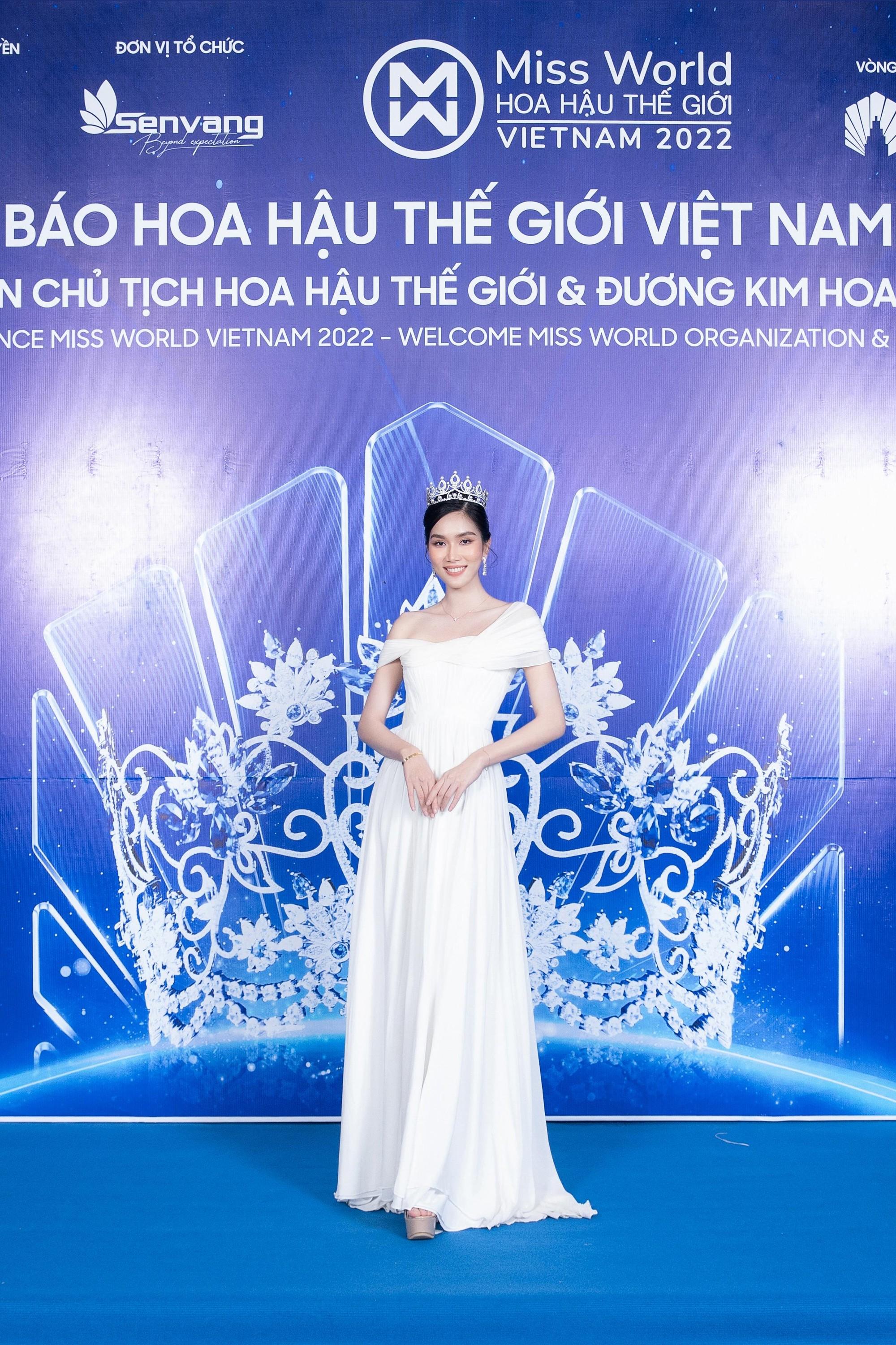 Đương kim Hoa hậu Thế giới rạng rỡ trước thềm Chung kết Miss World Vietnam 2022 ảnh 8