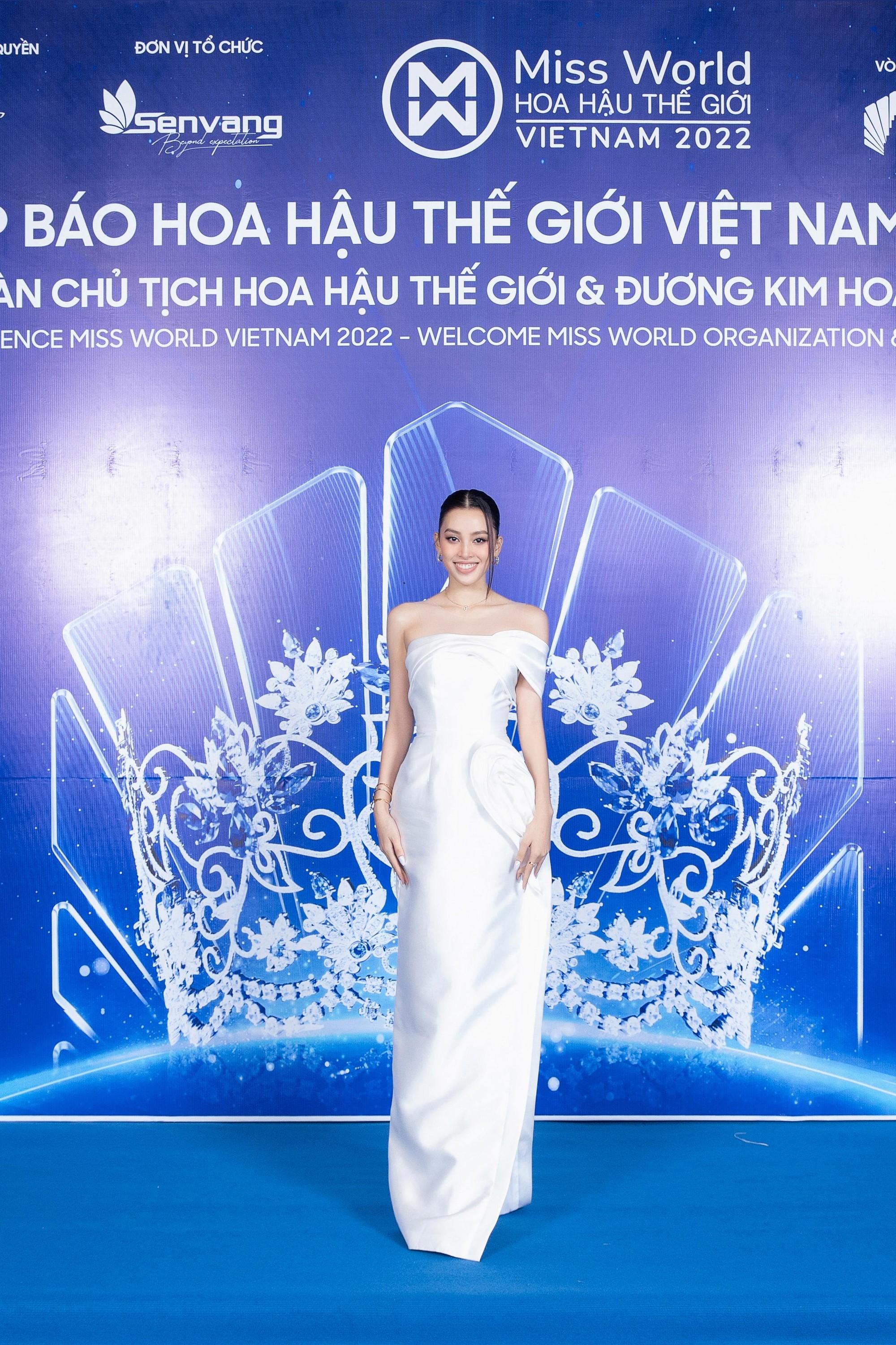 Đương kim Hoa hậu Thế giới rạng rỡ trước thềm Chung kết Miss World Vietnam 2022 ảnh 5