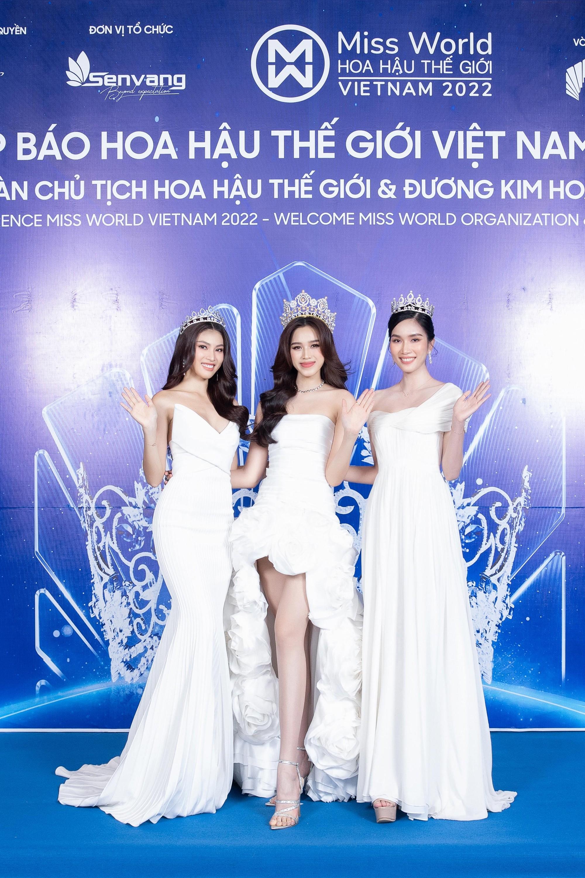 Đương kim Hoa hậu Thế giới rạng rỡ trước thềm Chung kết Miss World Vietnam 2022 ảnh 1