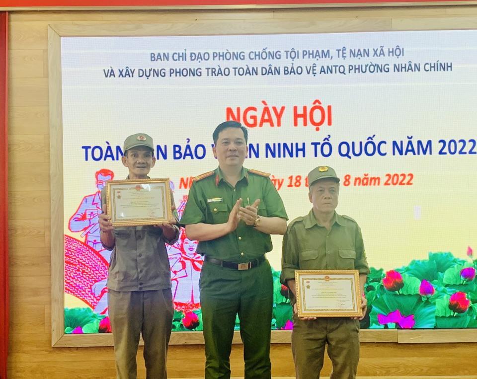 Các cá nhân được trao tặng Kỷ niệm chương của Bộ Công an