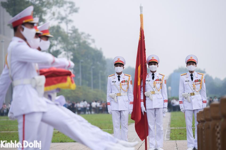 Linh thiêng nghi lễ thượng cờ chào mừng Quốc Khánh 2/9 tại Quảng trường Ba Đình - Ảnh 2