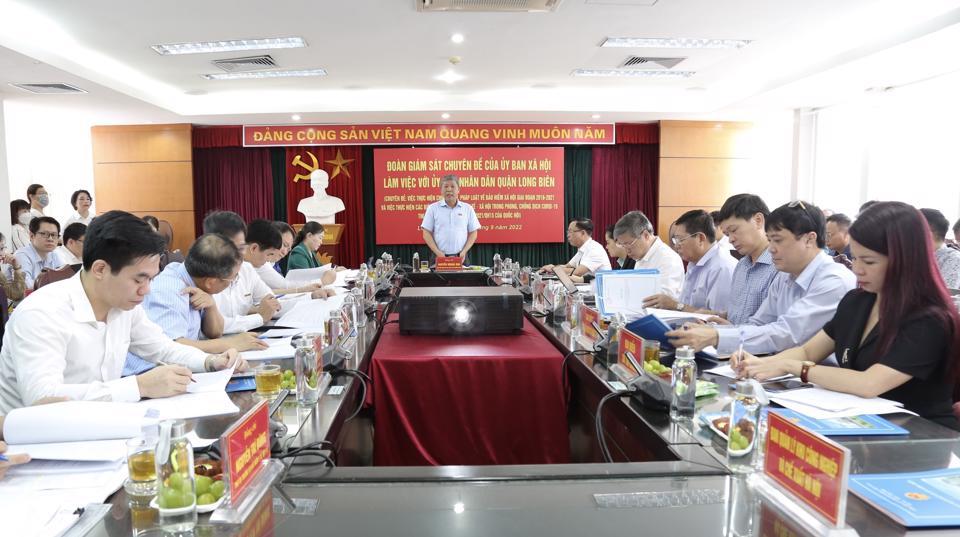 Phó Chủ nhiệm Ủy ban Xã hội của Quốc hội Nguyễn Hoàng Mai phát biểu tại buổi làm việc